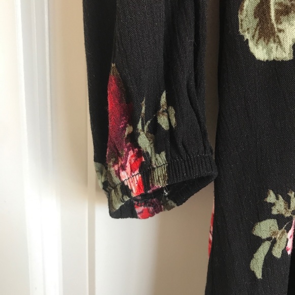 2 DAYS LEFT 🛍 FINAL SALE! Black floral XS dress - Picture 3 of 3